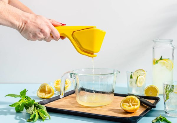 Presse-agrumes Fluicer - Citron DREAMFARM – Image 5