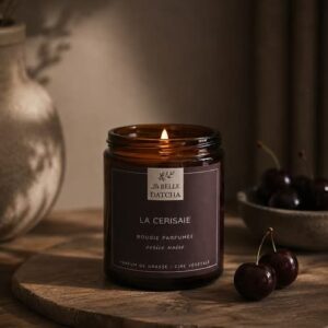 Bougie végétale parfumée - La cerisaie LA BELLE DATCHA